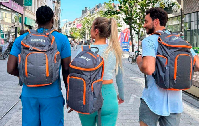 Un estudio calcula que para 2028 todos tendremos una mochila del Basic Fit